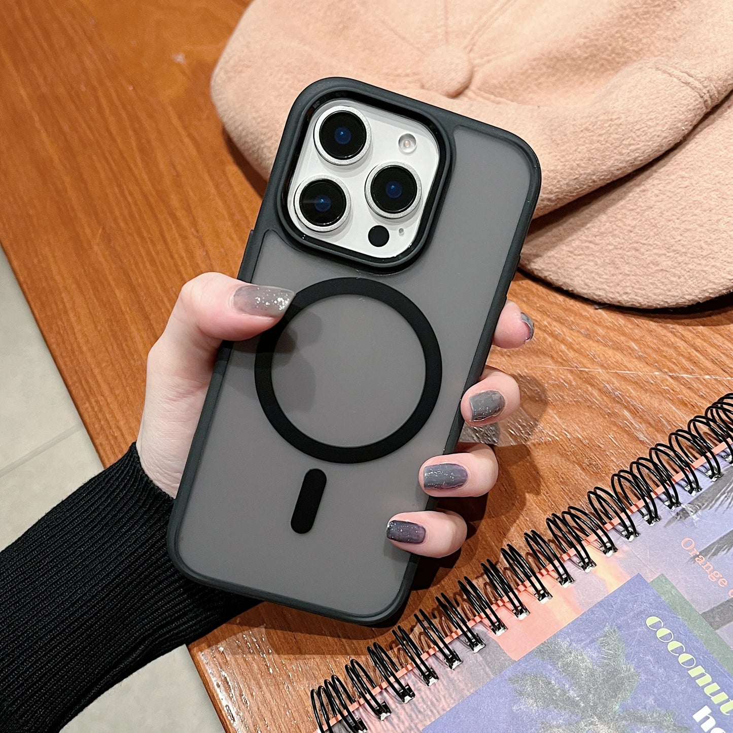 磨砂黑色舒服触感磁吸壳 iPhone 13-16 Pro Max