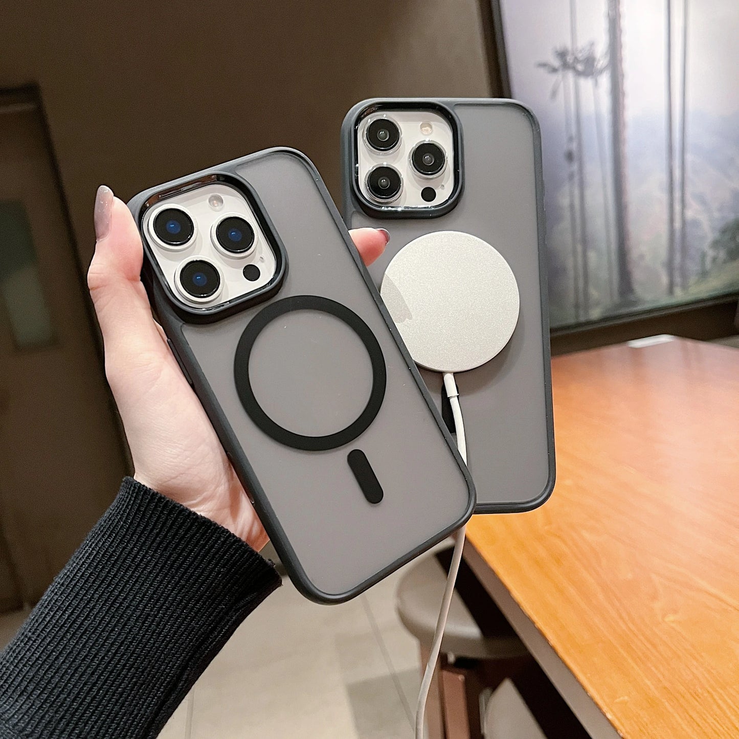 磨砂黑色舒服触感磁吸壳 iPhone 13-16 Pro Max