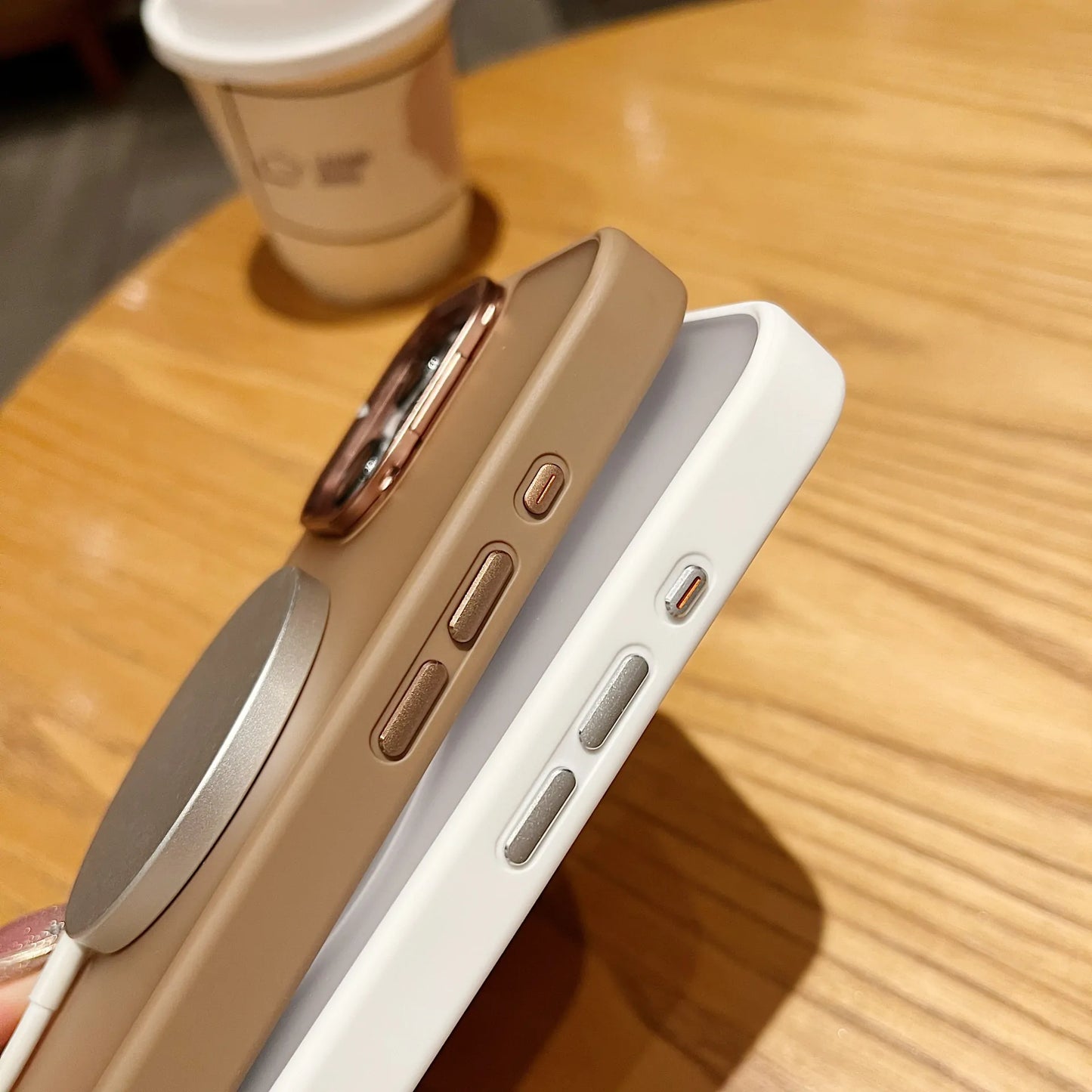 肌肤感镜头支架磁吸手机壳 iPhone13-16 ProMax